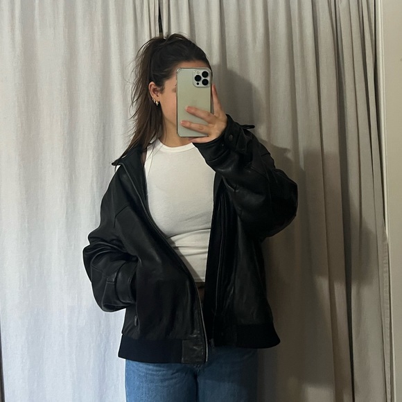 Vintage leather bomber jacket - Picture 1 of 10